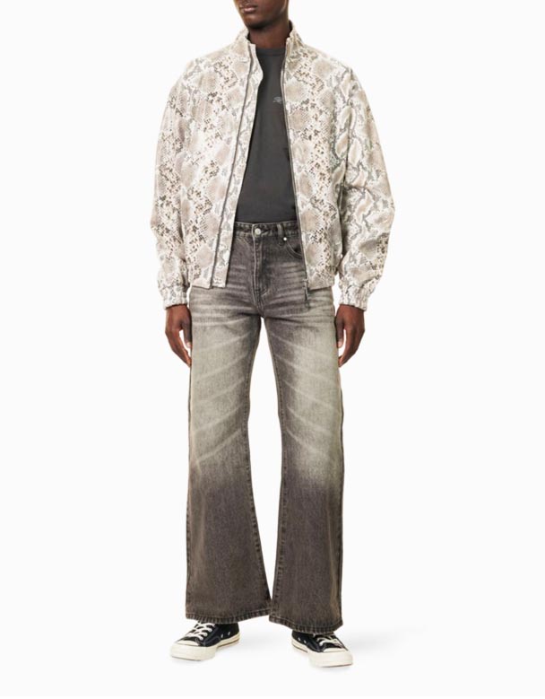 CHA00118 Lax utsvängda Jeans med raka ben