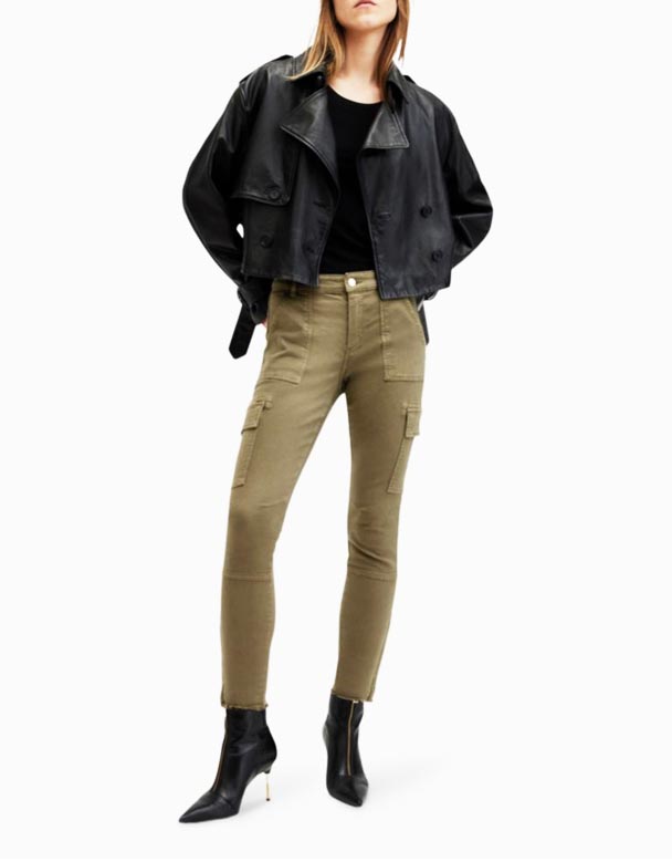 CHV00755 durandan aşağıya doğru daralmış orta ölçülü uzanan denim yük cinsləri